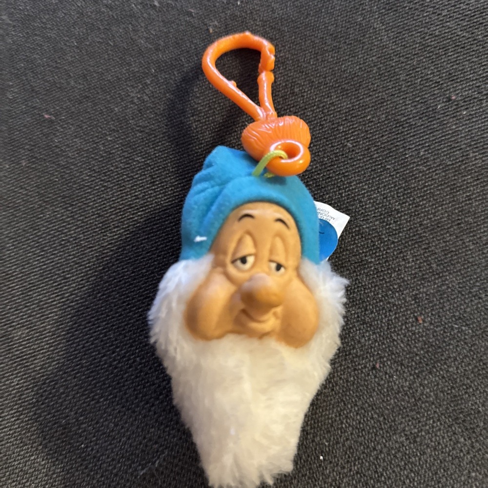 2001 McDonalds Happy Meal Toy Clip - Snow White And The Seven Dwarfs Sleepy #8